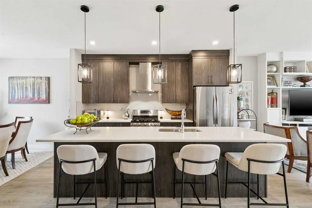 17 Royal Elm Green NW