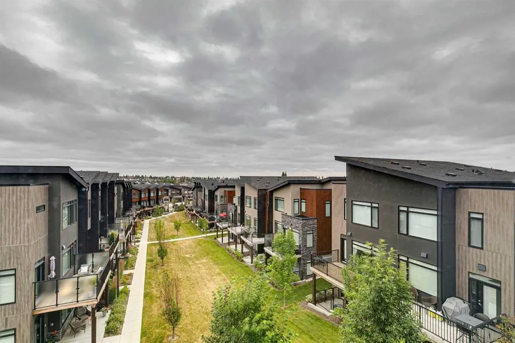 17 Royal Elm Green NW