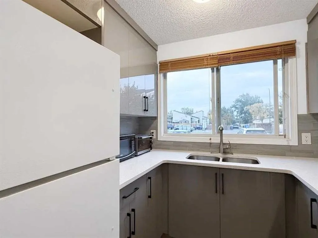 5425 PENSACOLA Crescent SE #49
