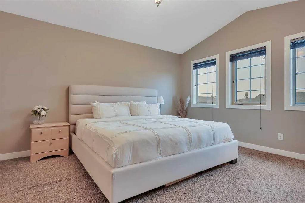 203 Cedar Square