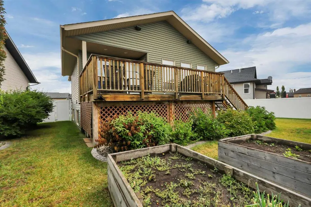 203 Cedar Square