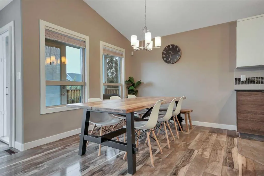 203 Cedar Square