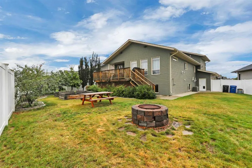 203 Cedar Square