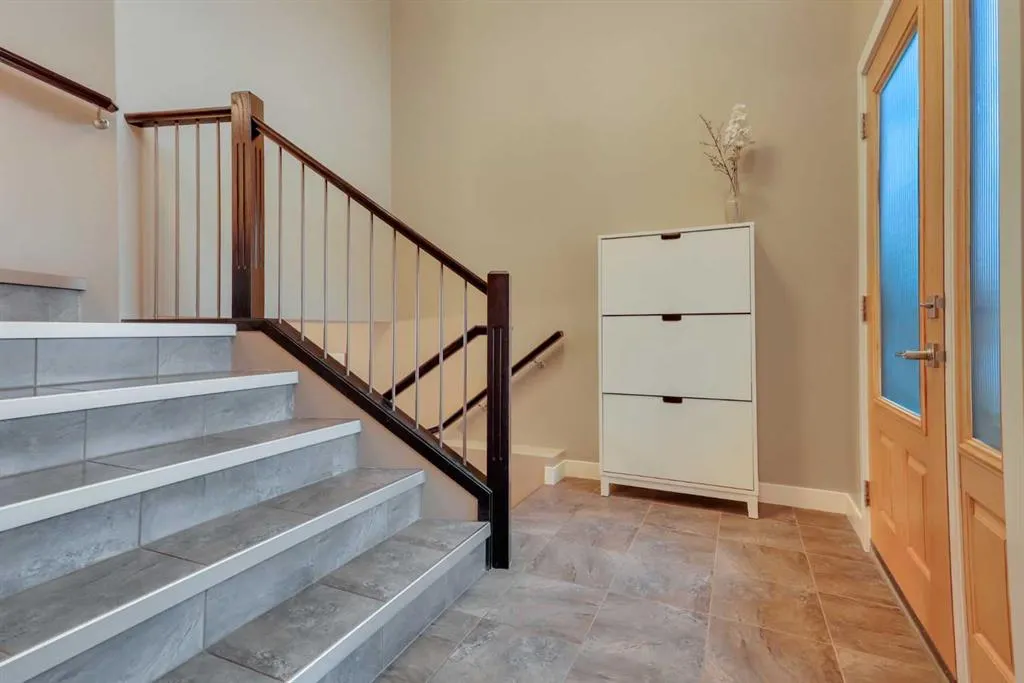 203 Cedar Square