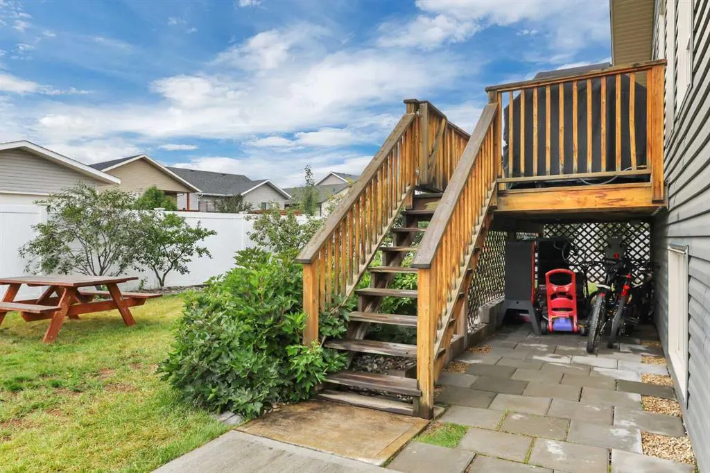 203 Cedar Square