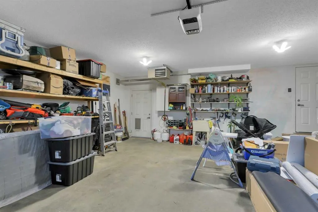 203 Cedar Square