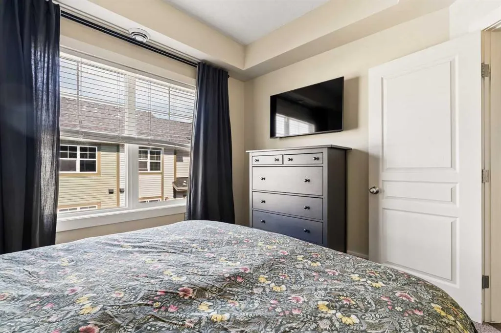 945 Mckenzie Towne Manor SE