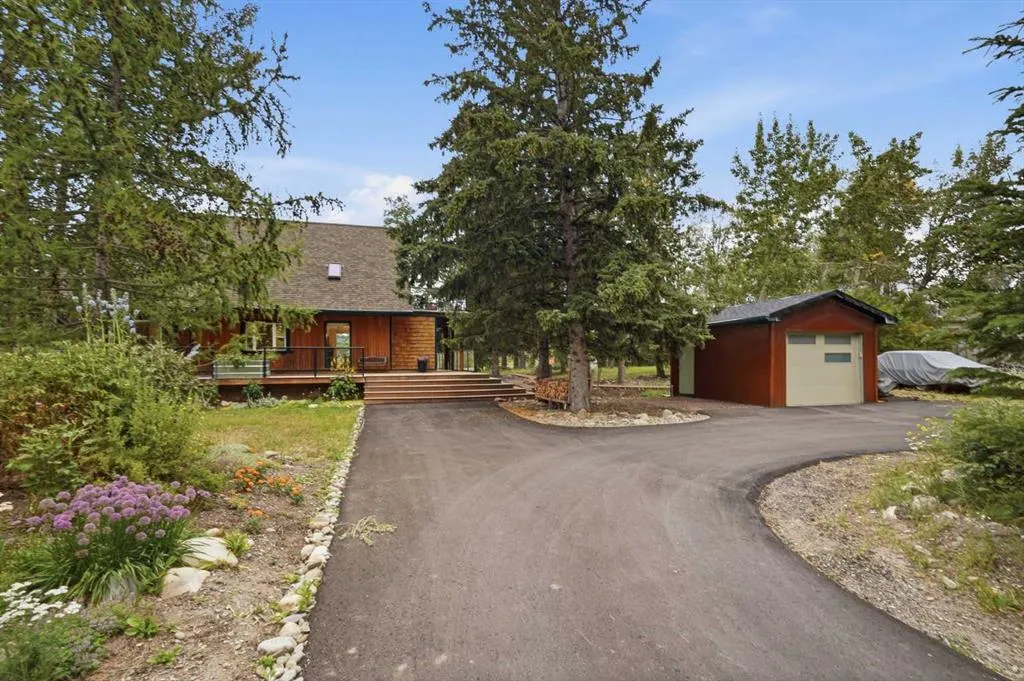725 Calkins Place