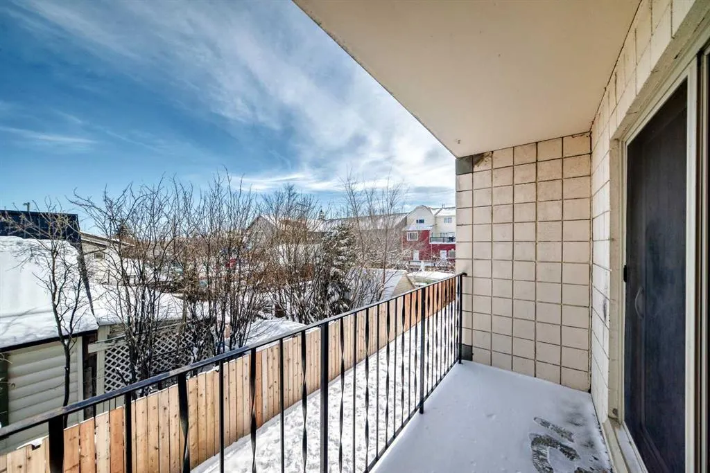 319 2 Avenue #402