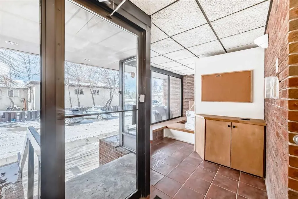 319 2 Avenue #402