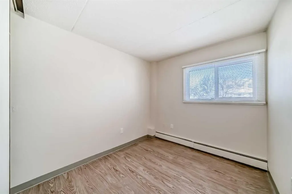 319 2 Avenue #402