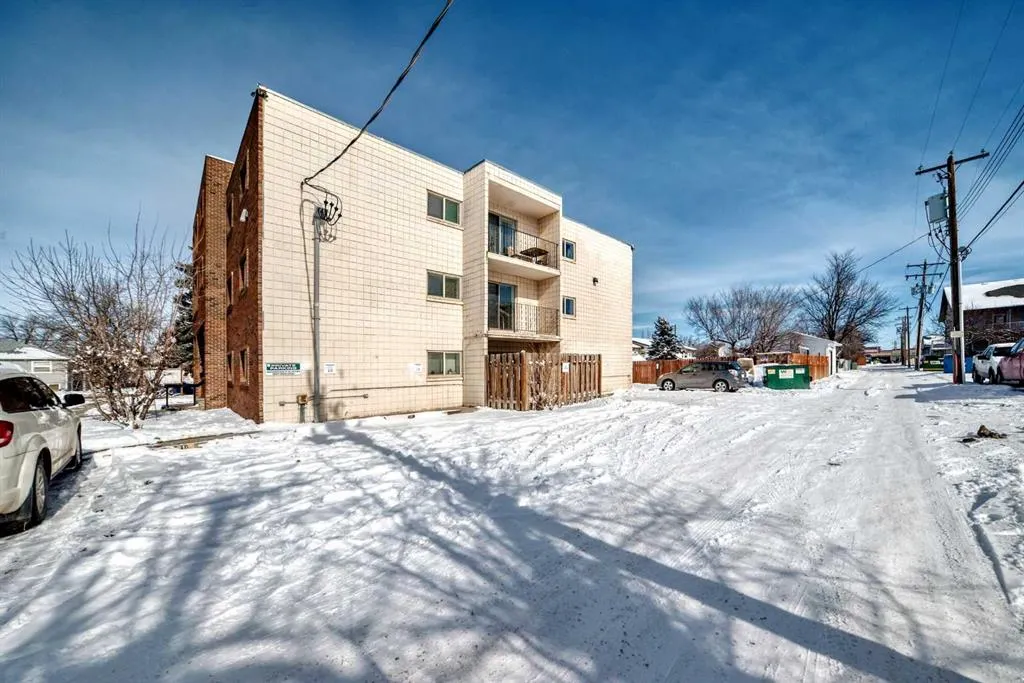 319 2 Avenue #402