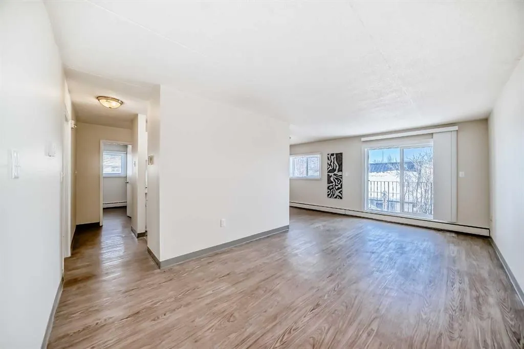 319 2 Avenue #402