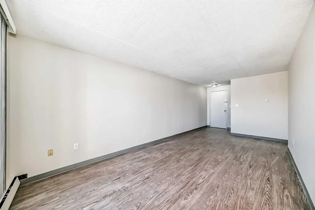319 2 Avenue #402