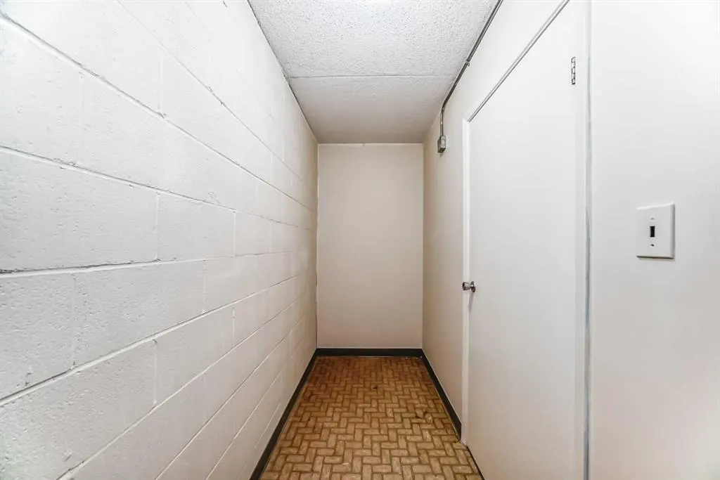 319 2 Avenue #402
