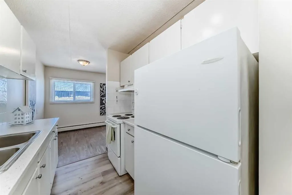 319 2 Avenue #402