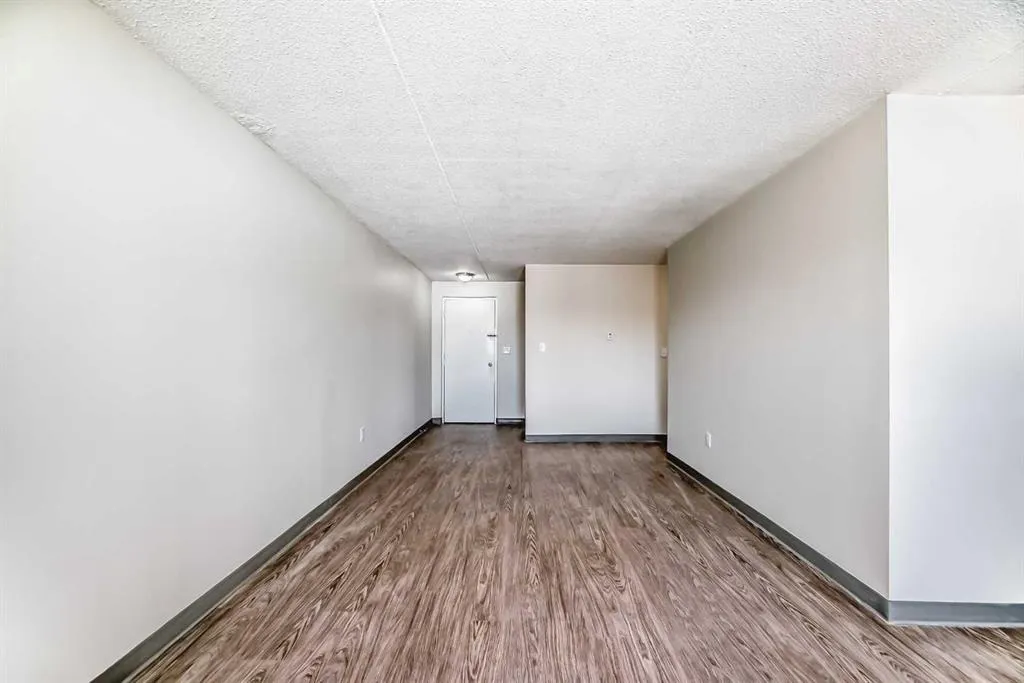 319 2 Avenue #402