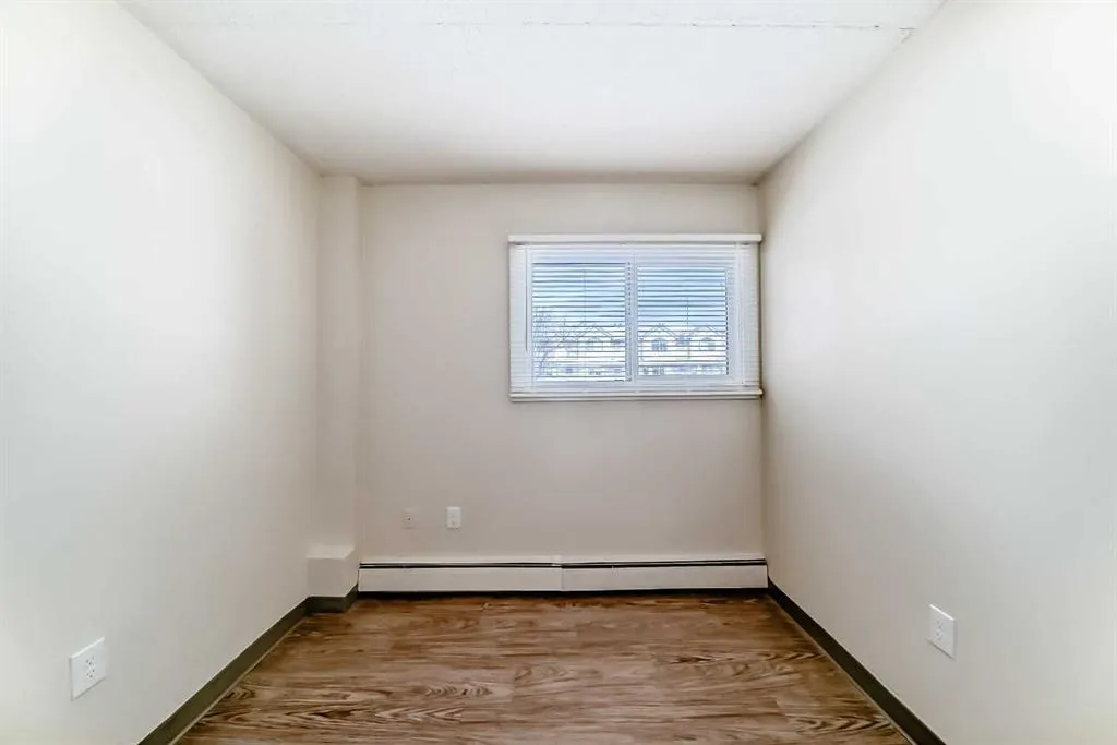 319 2 Avenue #402
