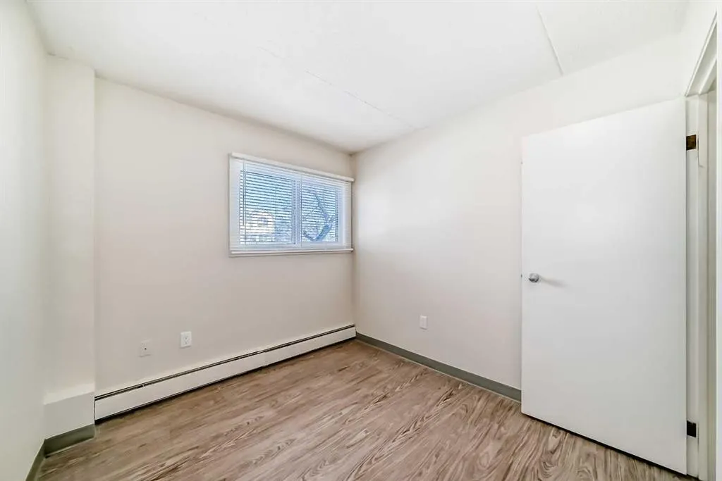 319 2 Avenue #402
