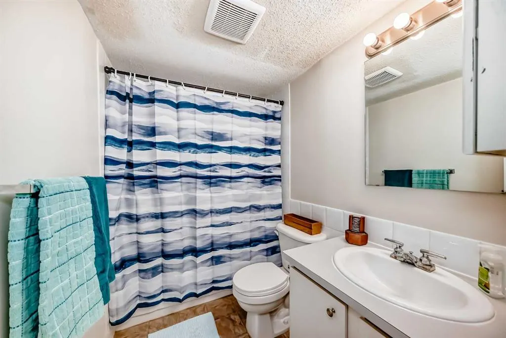319 2 Avenue #402