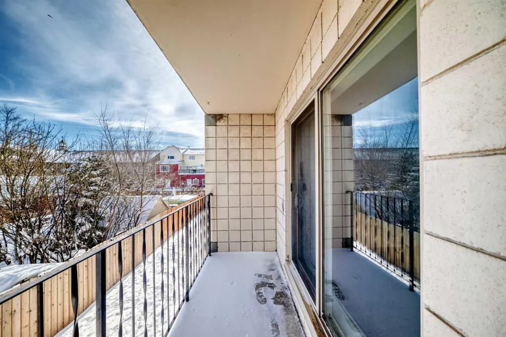 319 2 Avenue #402
