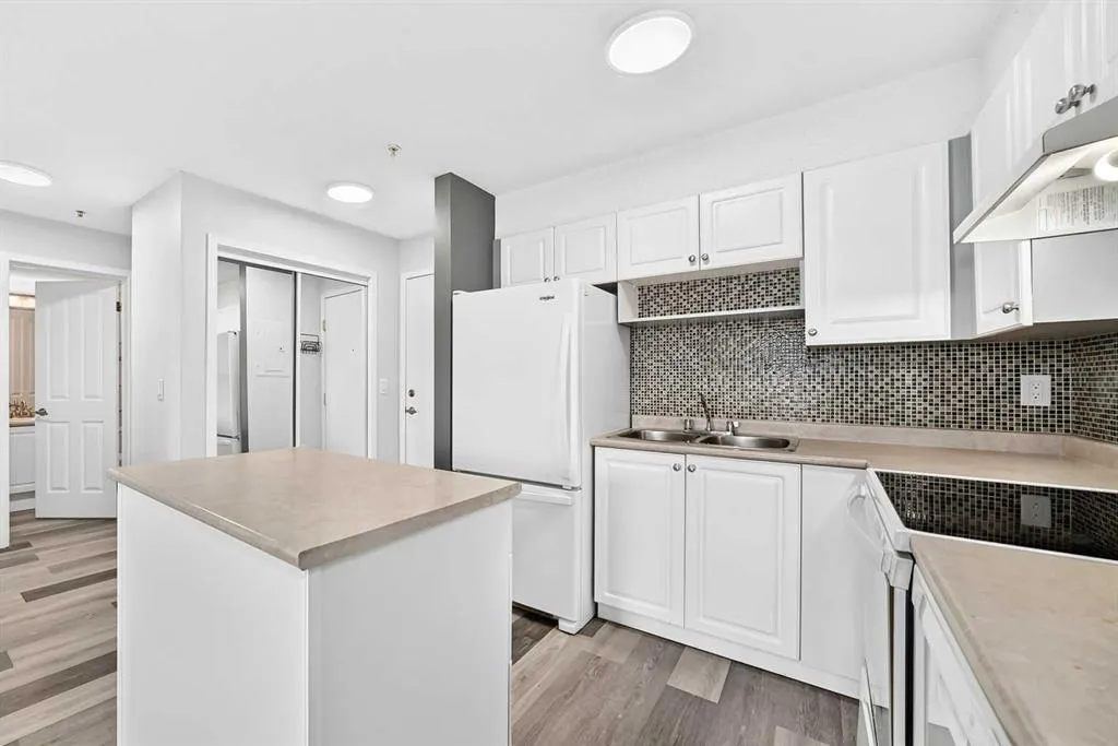 1717 60 Street SE #109