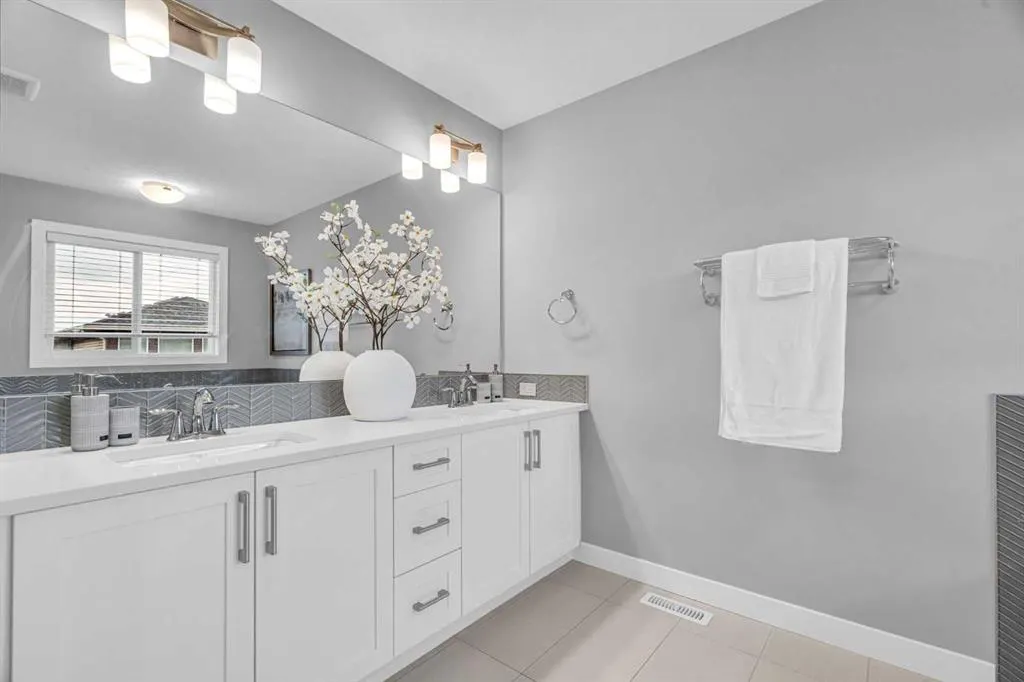 49 Creekside Avenue SW