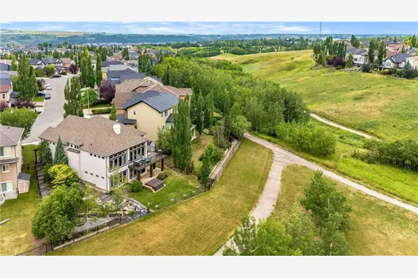 22 Tuscany Estates Crescent NW