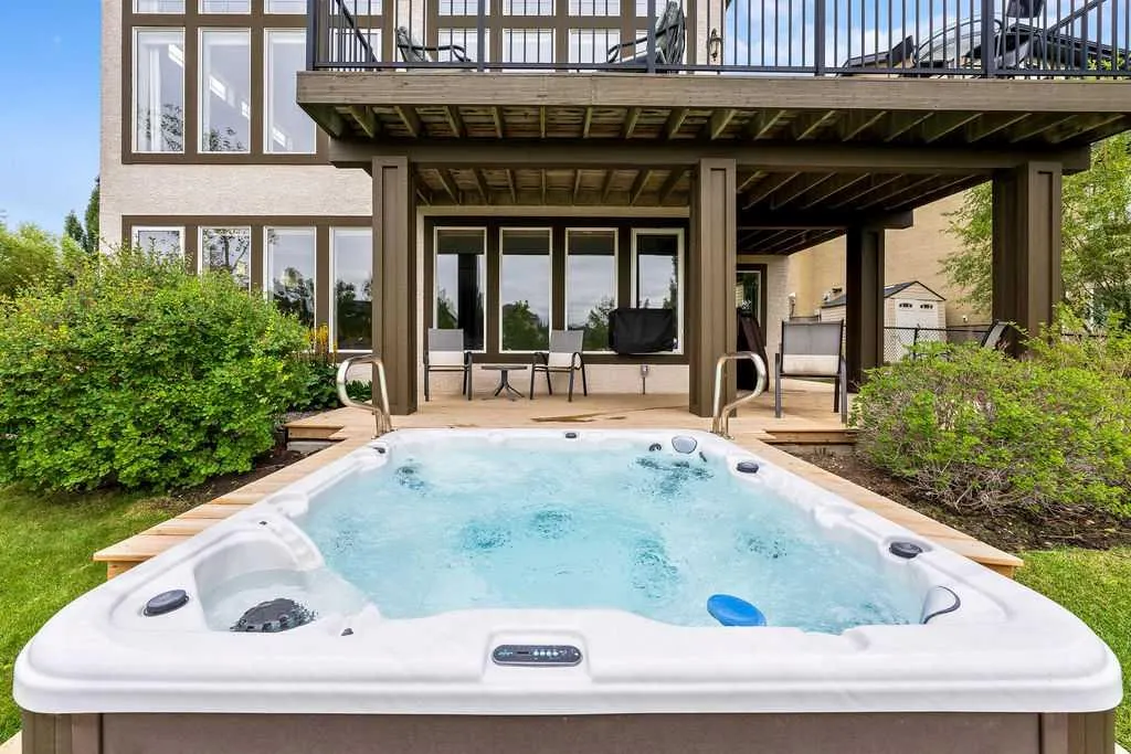 22 Tuscany Estates Crescent NW