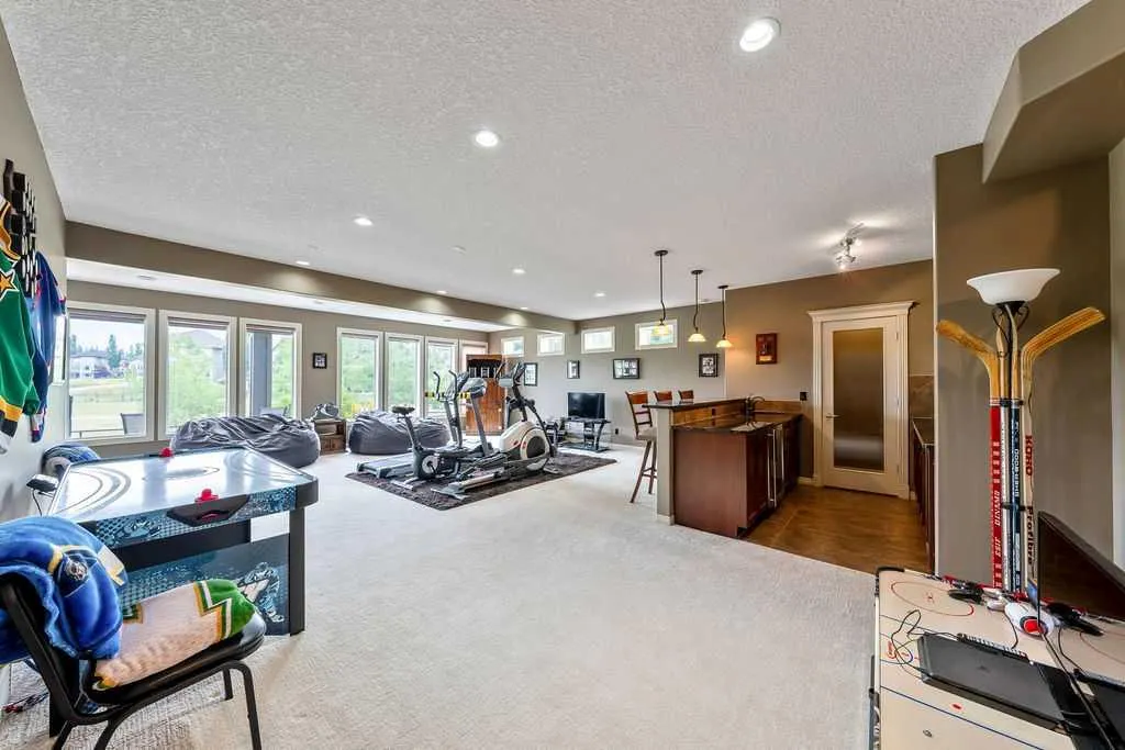 22 Tuscany Estates Crescent NW
