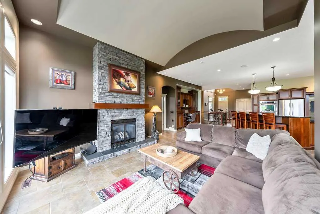 22 Tuscany Estates Crescent NW