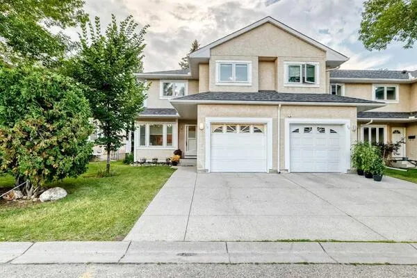 388 Sandarac Drive NW
