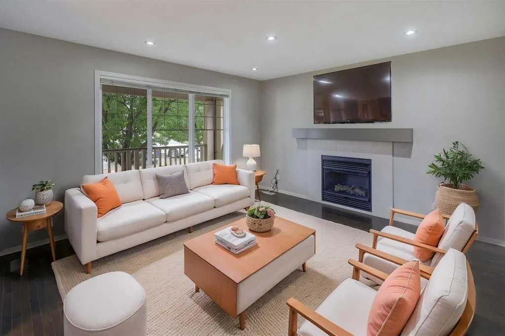 36 Copperstone Court SE
