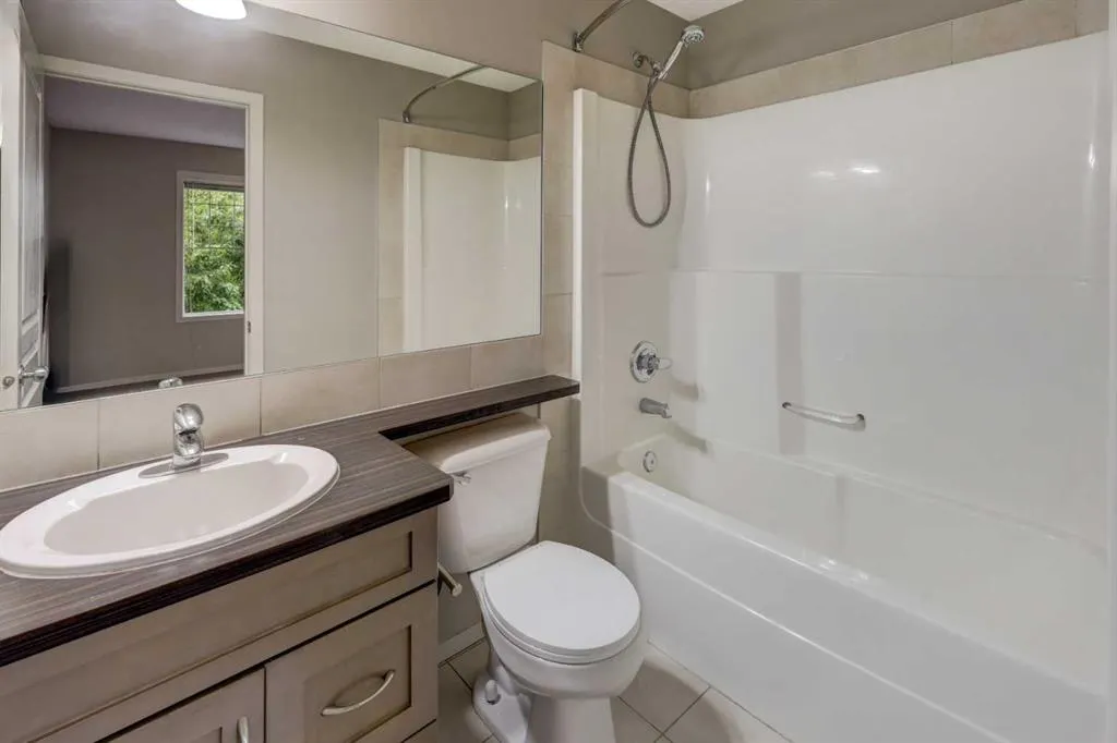 36 Copperstone Court SE