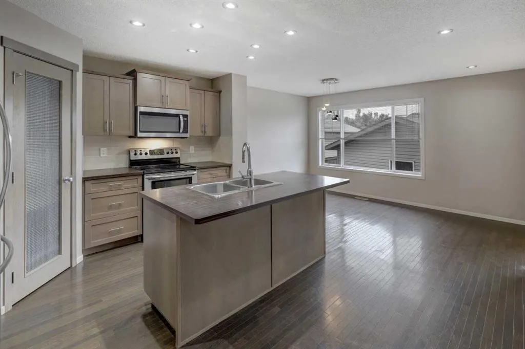 36 Copperstone Court SE