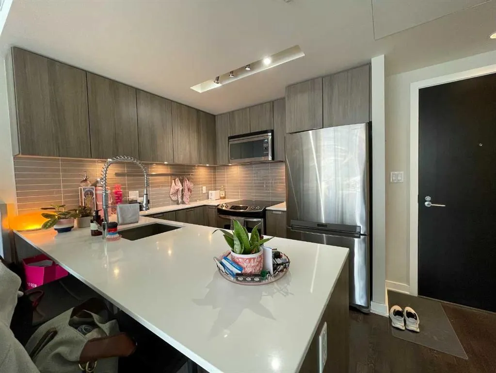626 14 Avenue SW #1009