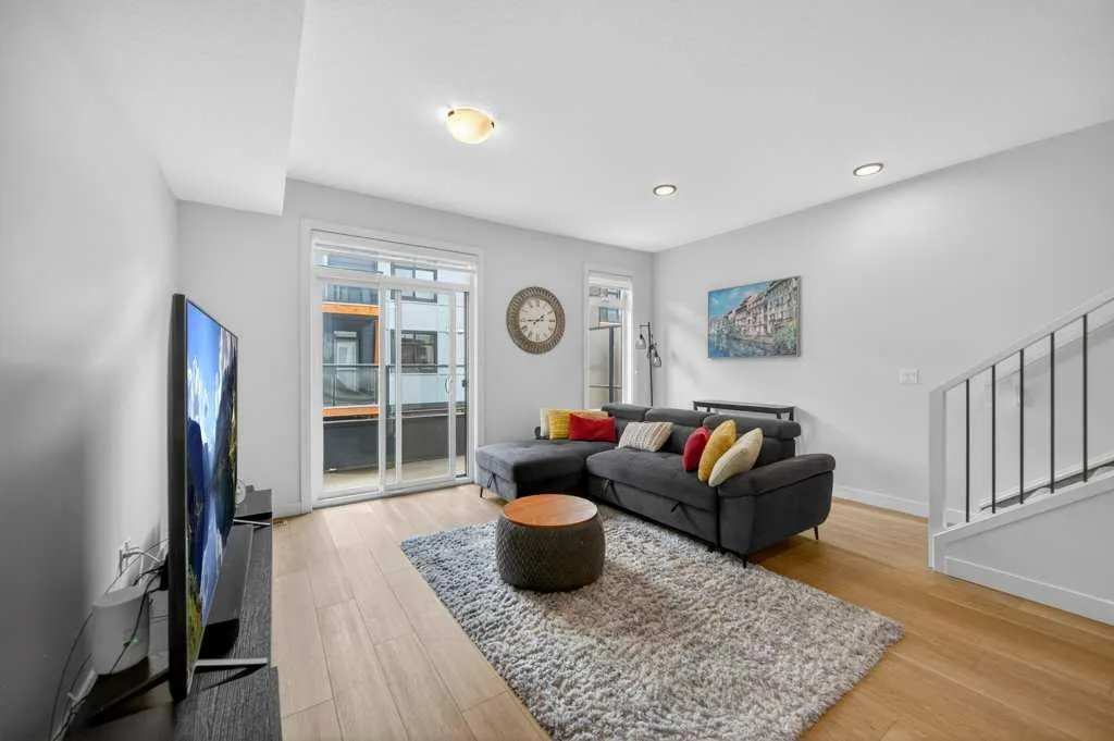 550 Seton Circle SE #606