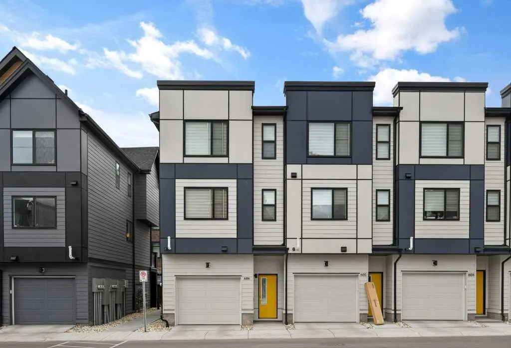 550 Seton Circle SE #606
