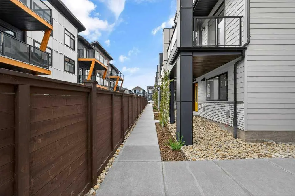 550 Seton Circle SE #606