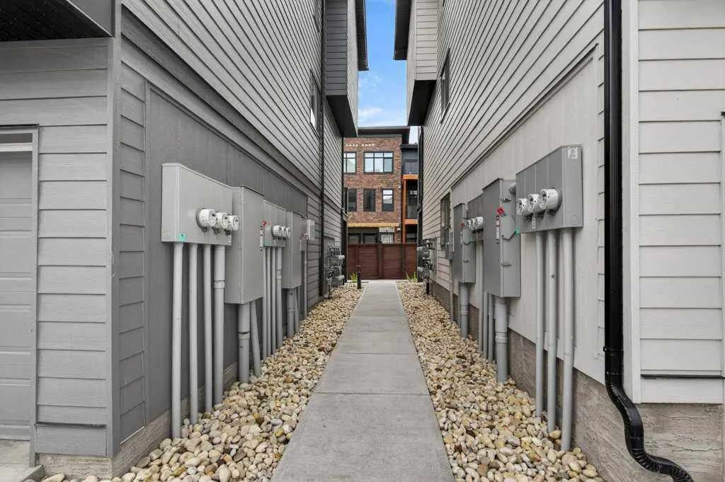 550 Seton Circle SE #606