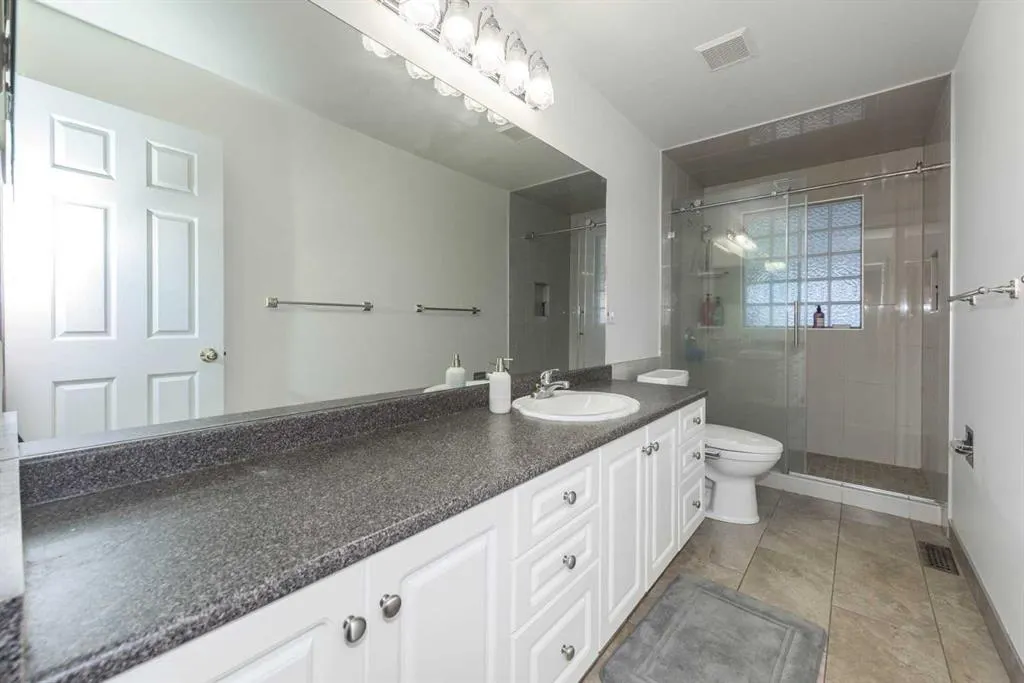 233239 Glenmore View Road