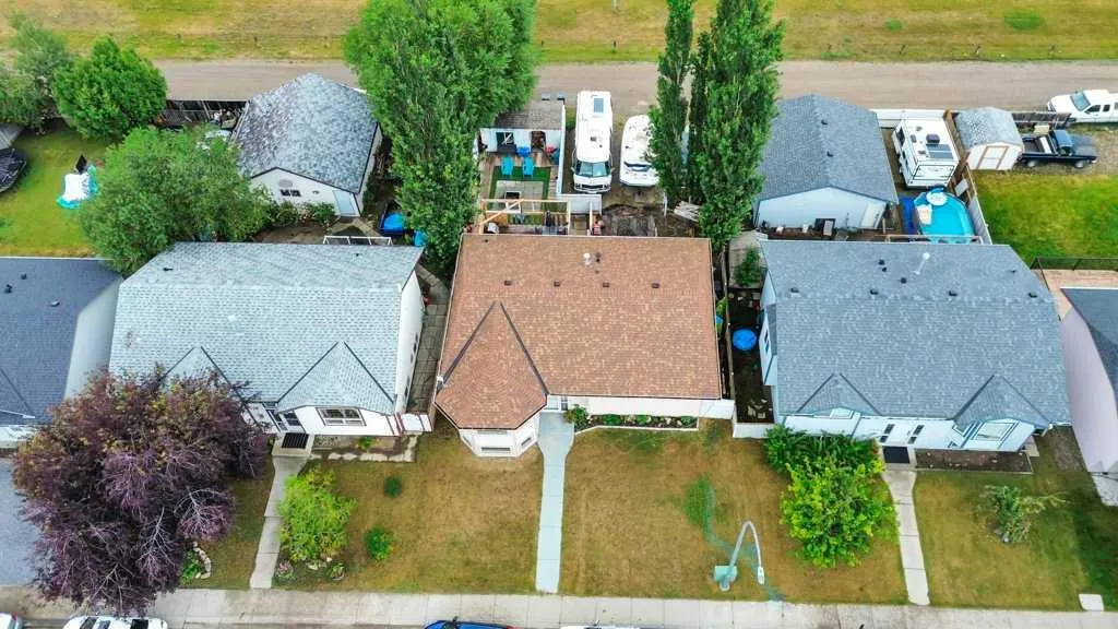 1907 Strathcona Terrace