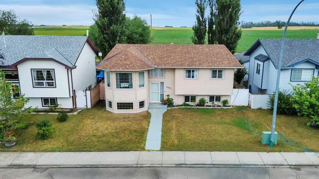 1907 Strathcona Terrace
