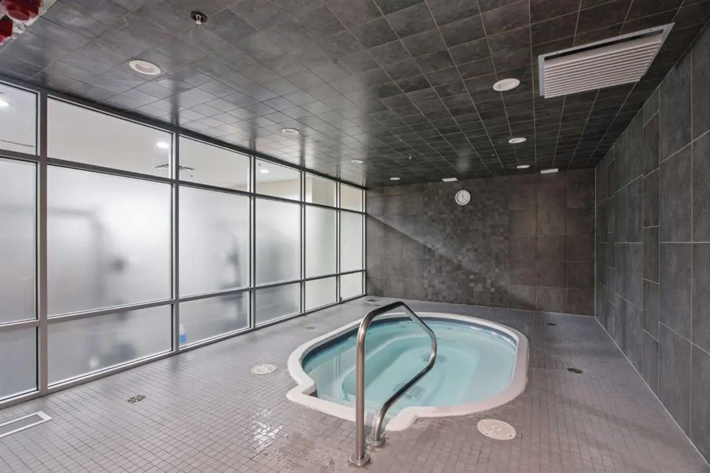 1410 1 Street SE #309