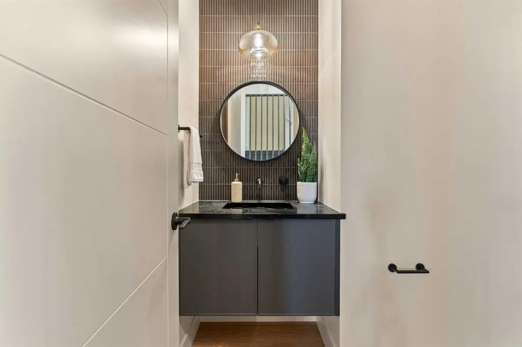 4 Westmount Point
