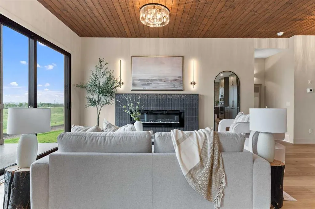4 Westmount Point