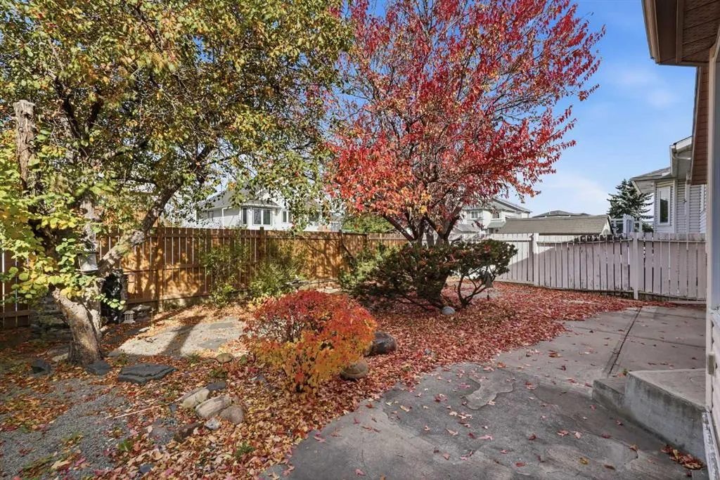 866 Applewood Drive SE