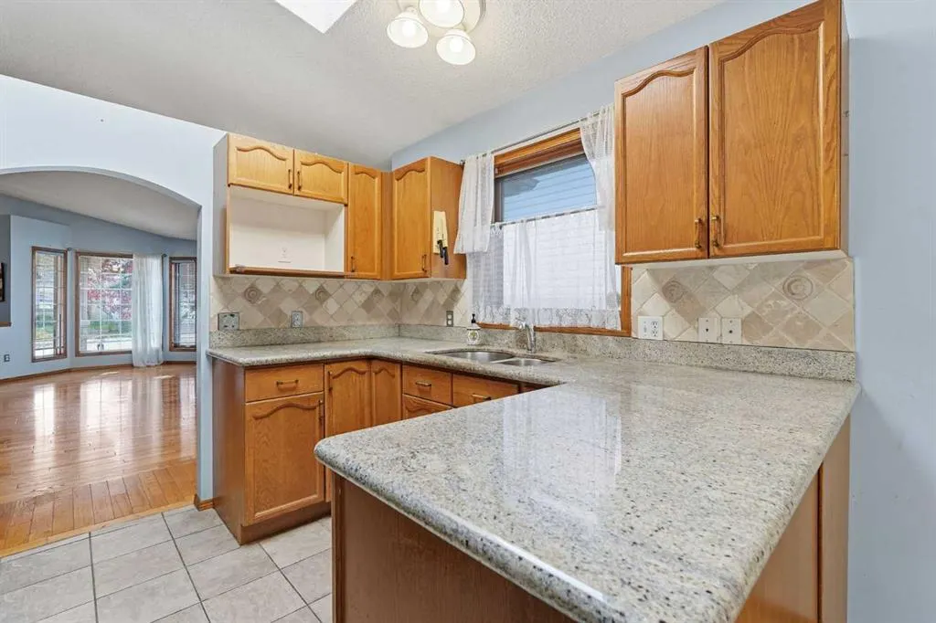 866 Applewood Drive SE