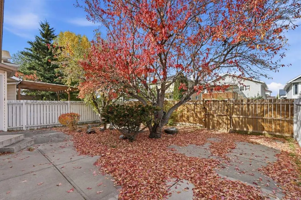 866 Applewood Drive SE