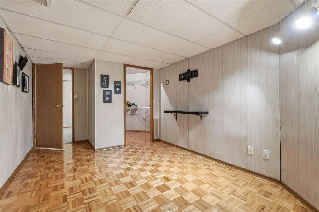 866 Applewood Drive SE